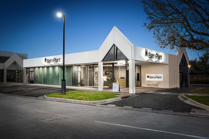 Closed Sunday and Public Holidays